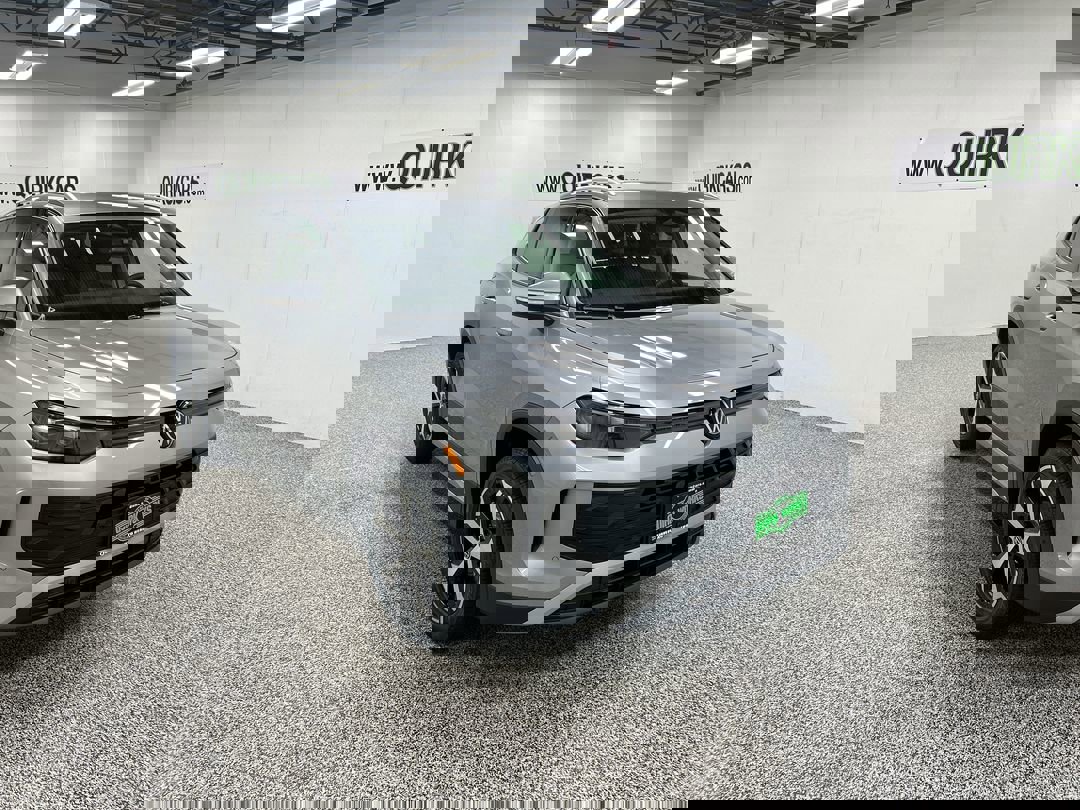 2025 Volkswagen Tiguan SE's photo