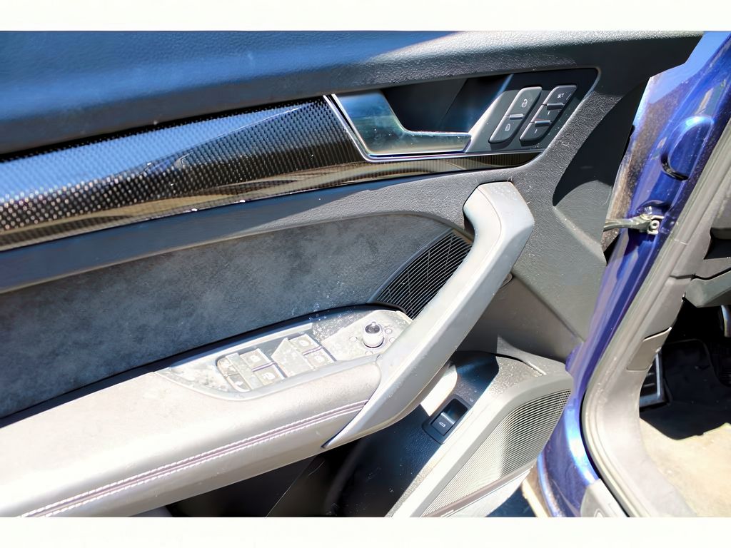2020 Audi SQ5 Premium Plus photo 11