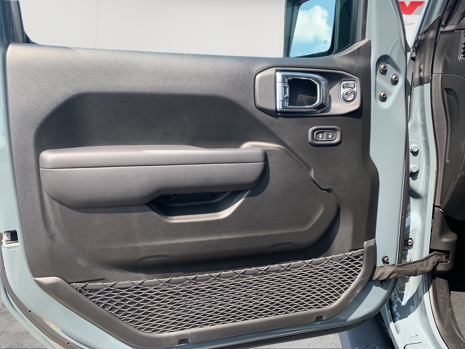 2025 Jeep Wrangler Sport S photo 11