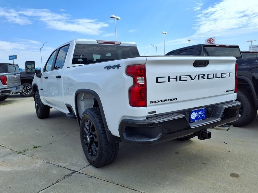 2025 Chevrolet Silverado 2500HD Custom photo 6