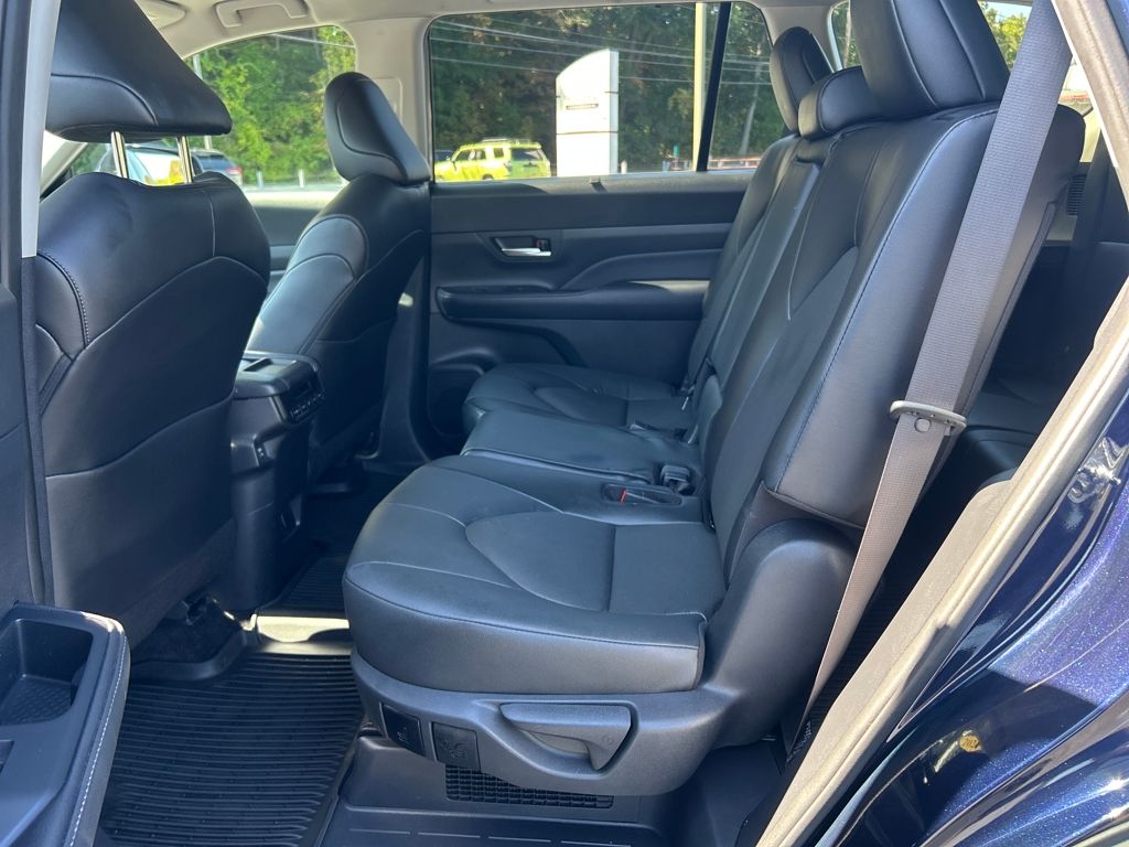 2024 Toyota Highlander Hybrid XLE photo 19