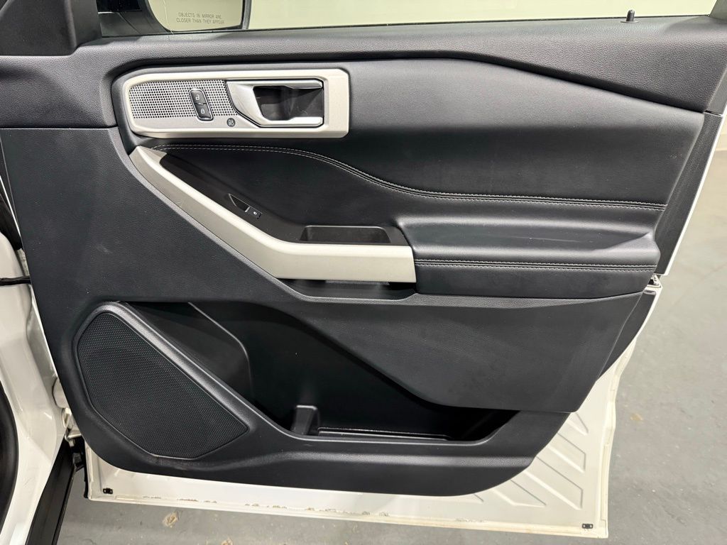 2022 Ford Explorer XLT photo 18