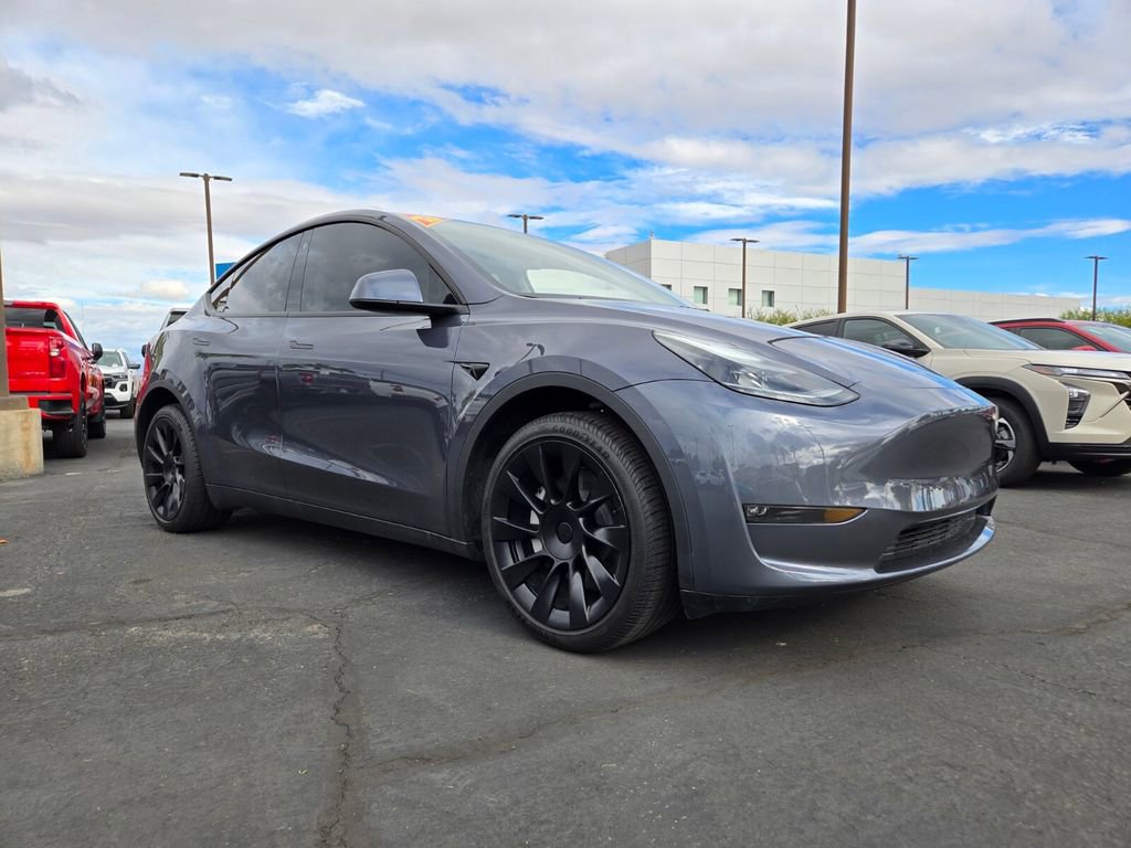 2023 Tesla Model Y Long Range's photo