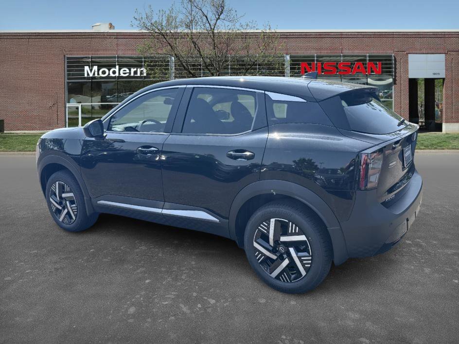 2025 Nissan Kicks SV photo 2