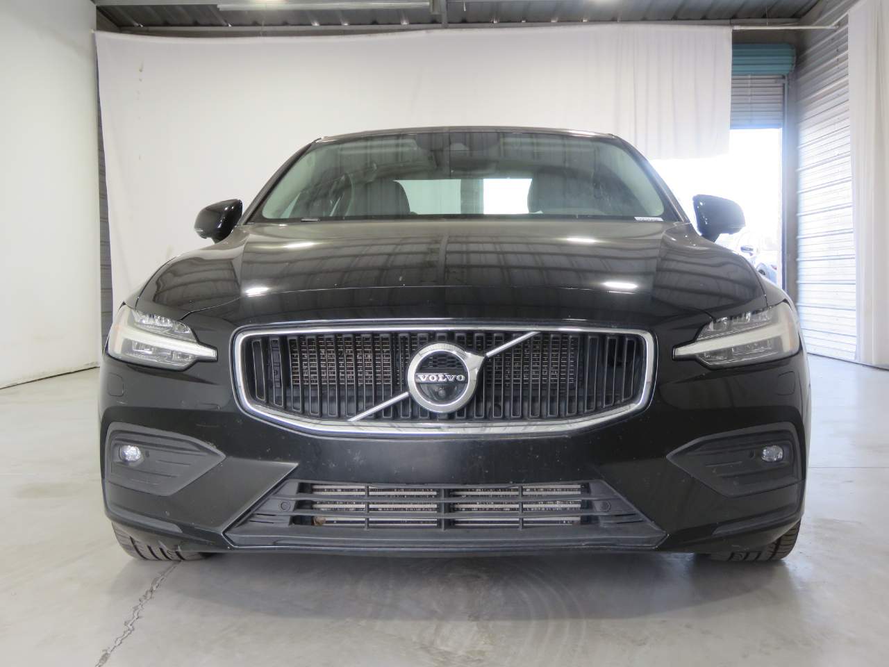 2019 Volvo S60 T5 Momentum photo 2