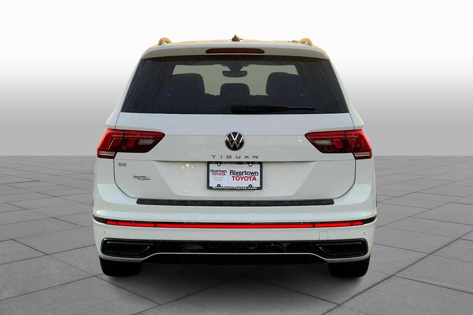 2022 Volkswagen Tiguan SE R-Line Black photo 4