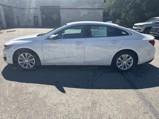 2023 Chevrolet Malibu 1LT photo 2