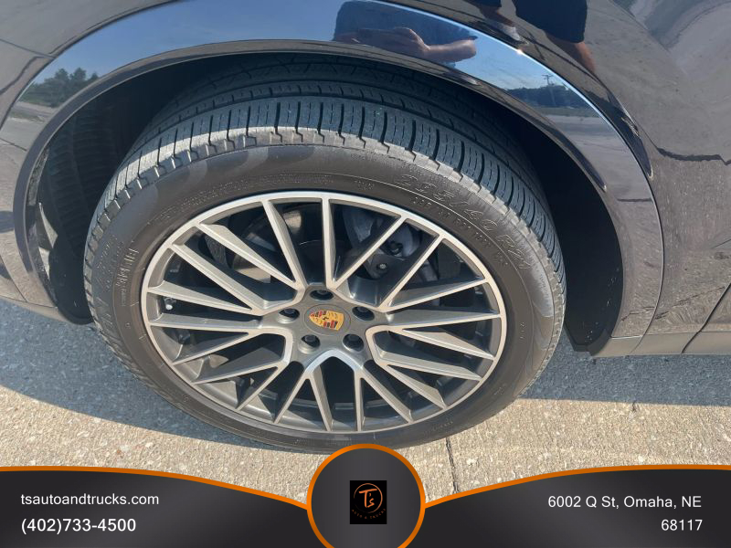 2020 Porsche Cayenne photo 9