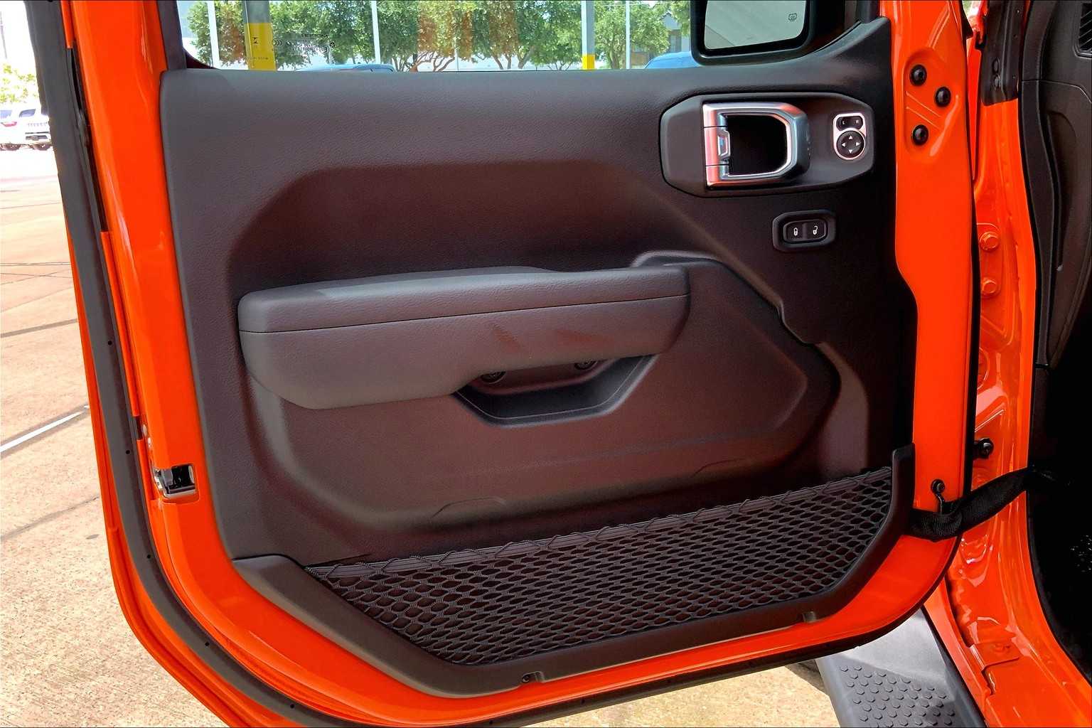 2025 Jeep Wrangler Sport S photo 10