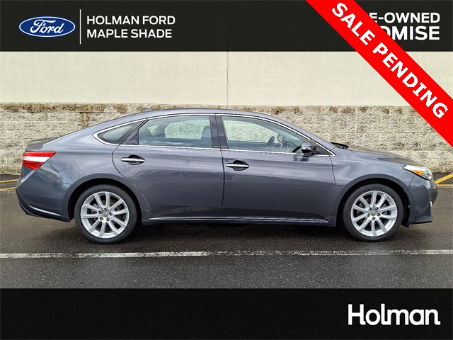 2013 Toyota Avalon Limited's photo