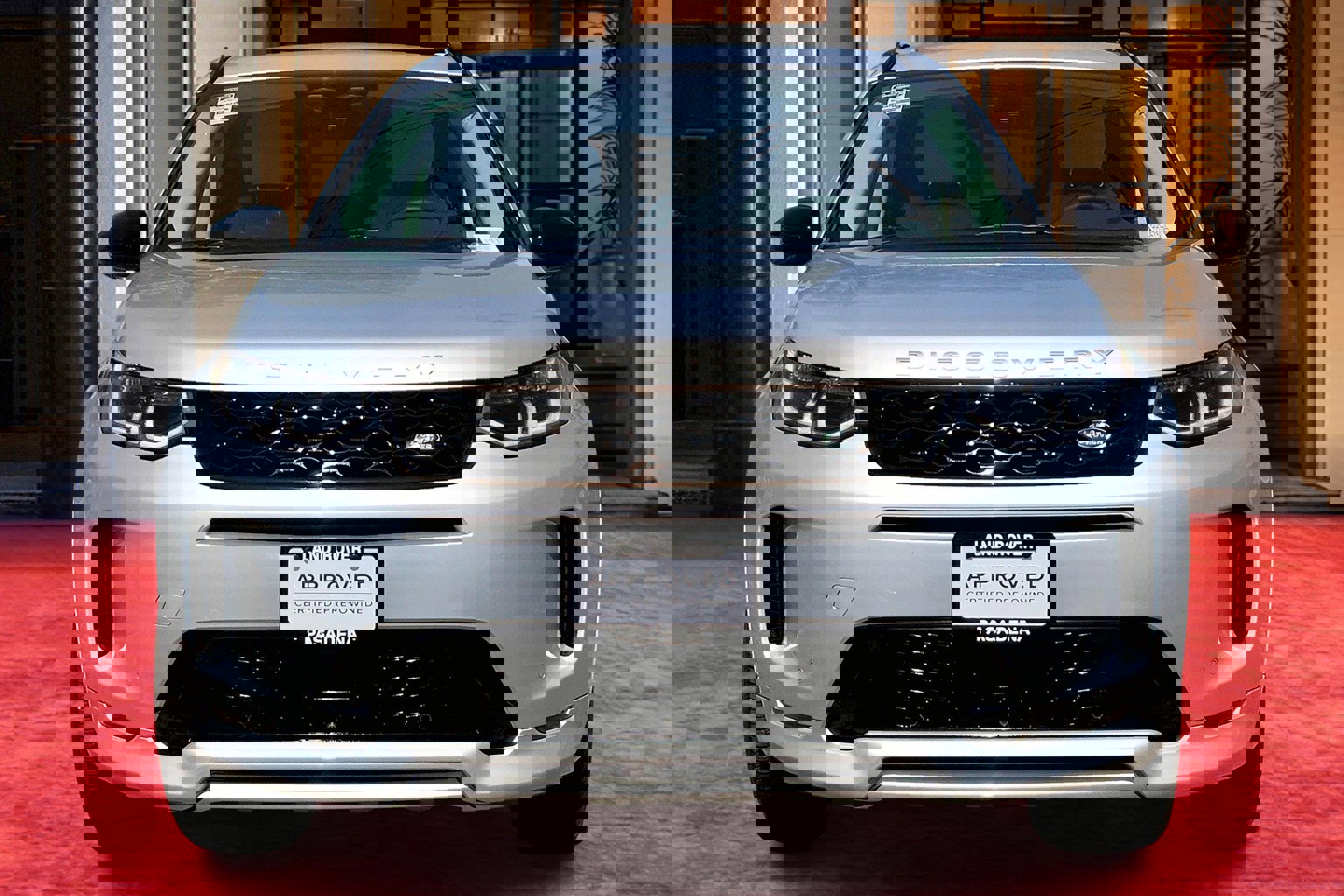 2024 Land Rover Discovery Sport S photo 3
