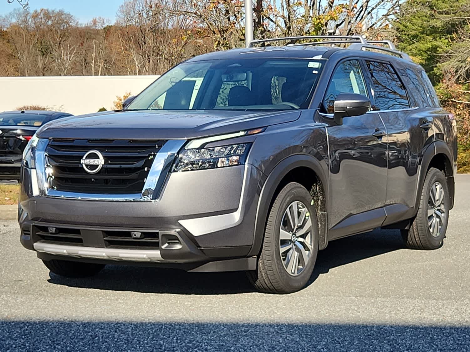2025 Nissan Pathfinder SL's photo