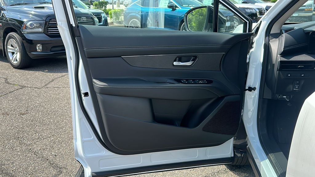 2025 Nissan Murano SV photo 9
