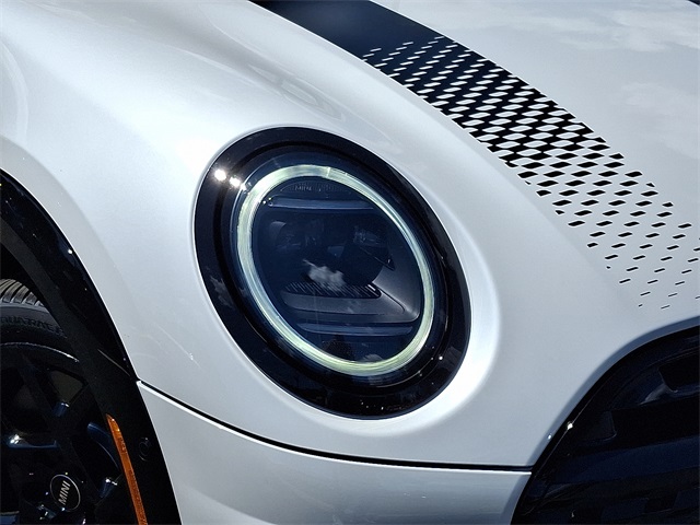 2025 Mini Cooper 4 Door Hardtop Iconic photo 9