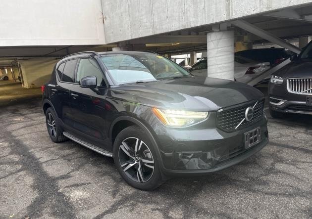 2023 Volvo XC40 Plus's photo
