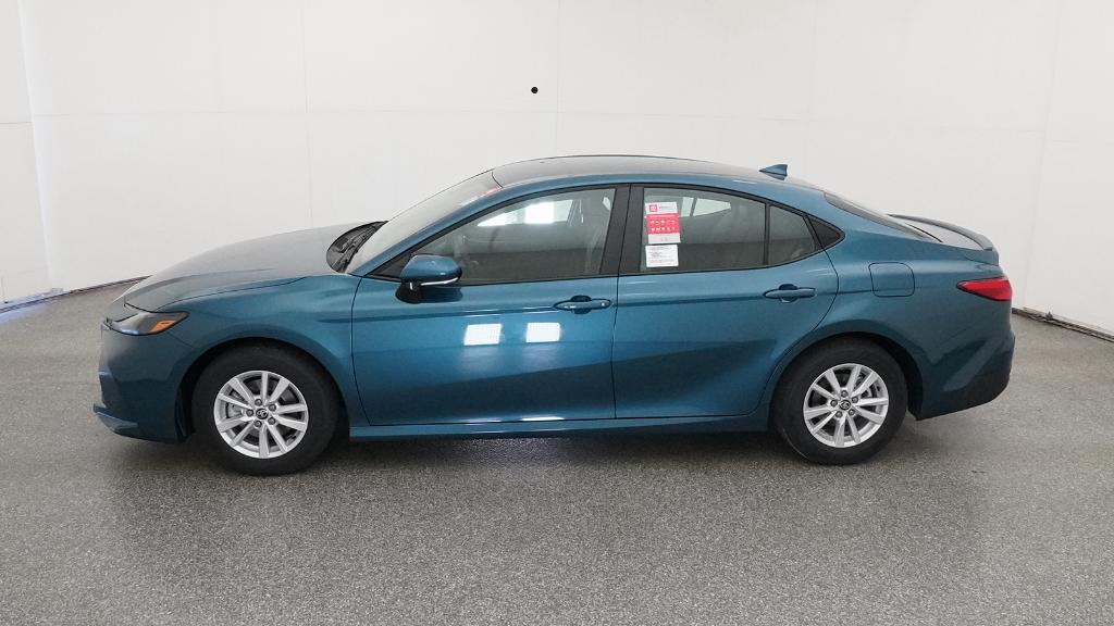 2026 Toyota Camry LE photo 9
