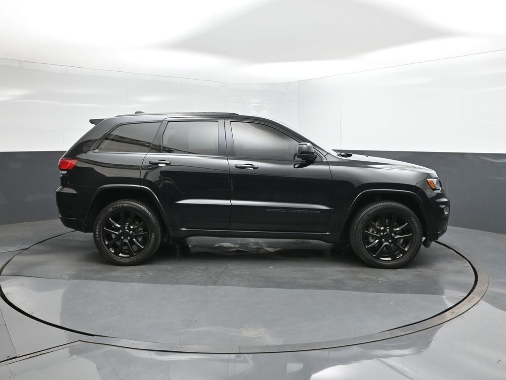 2021 Jeep Grand Cherokee Laredo X photo 25