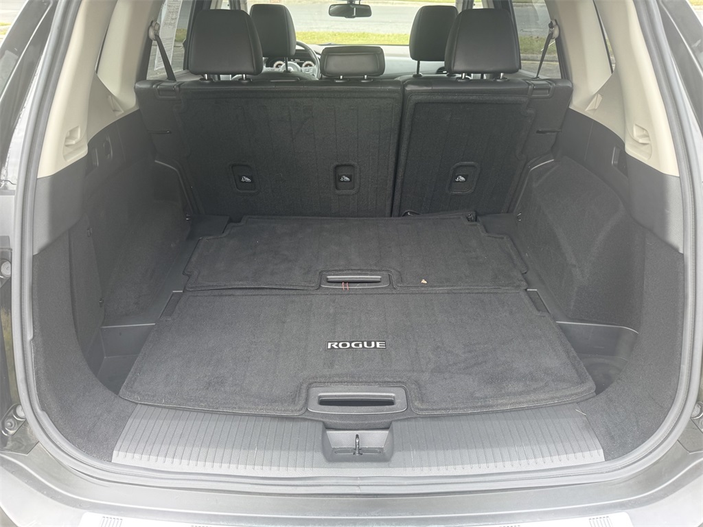 2021 Nissan Rogue Platinum photo 10