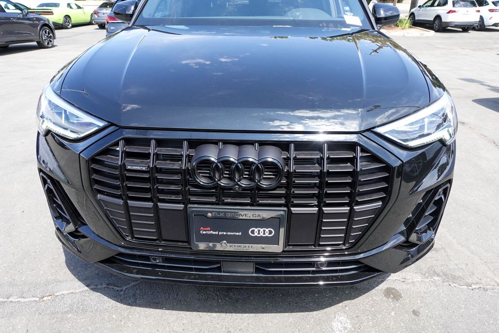 2025 Audi Q3 S line Premium Plus photo 3