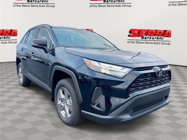 2025 Toyota RAV4 XLE's photo