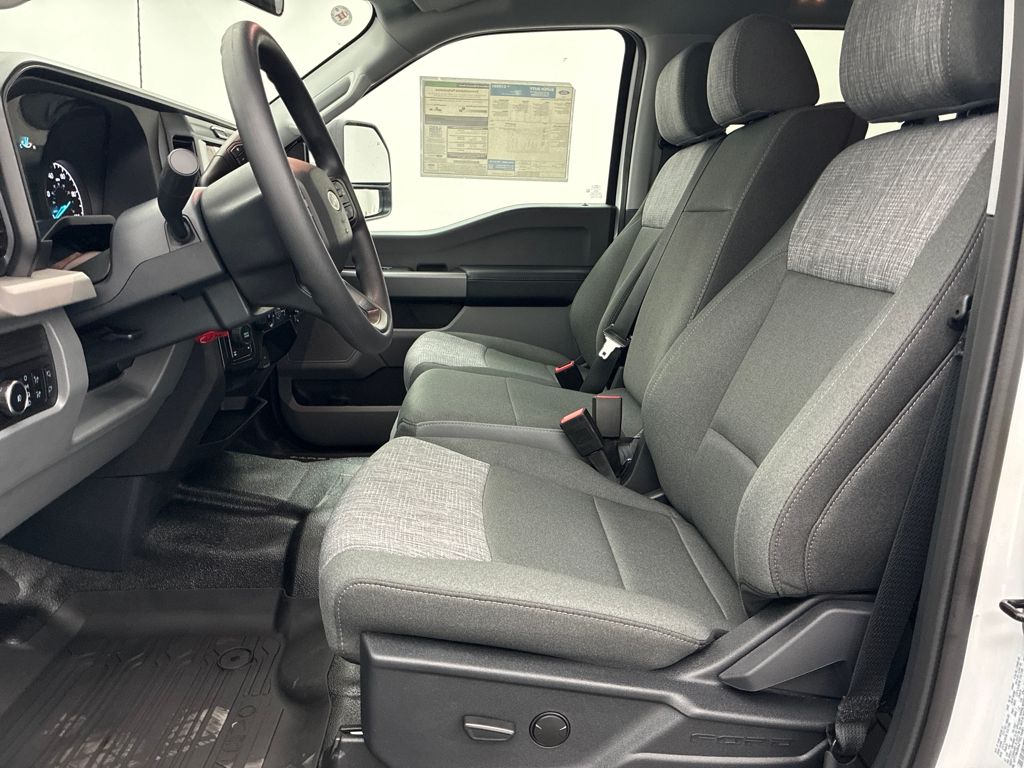 2026 Ford F-250 photo 9