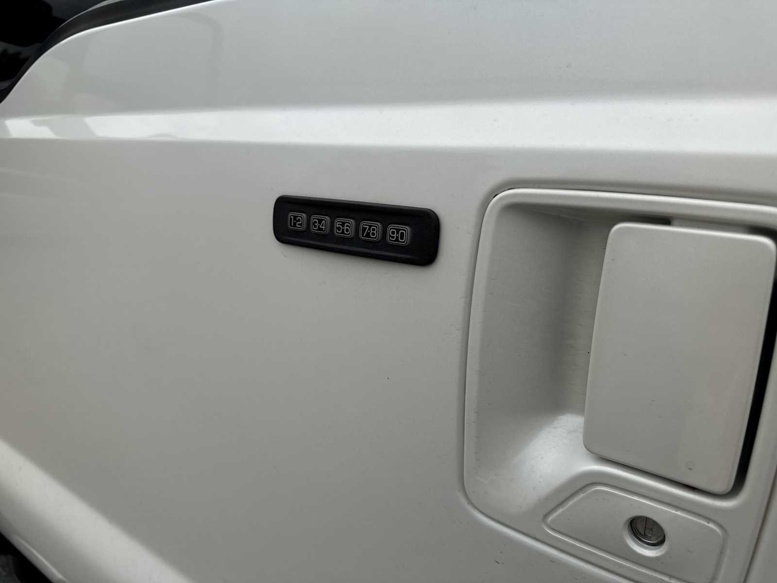 2012 Ford F-350 Lariat photo 13