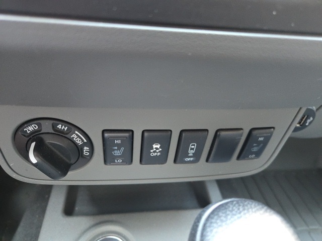 2021 Nissan Frontier SV photo 14