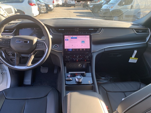 2025 Jeep Grand Cherokee Limited photo 19