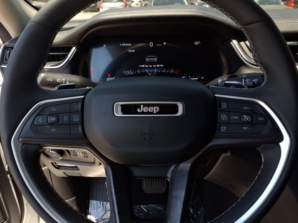 2023 Jeep Grand Cherokee Limited photo 10