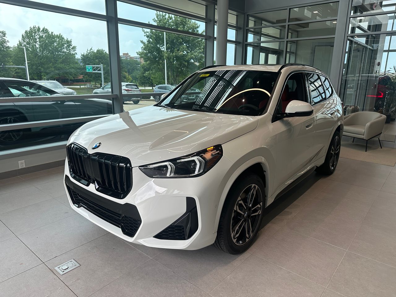 New 2025 Alpine White BMW xDrive28i image 3