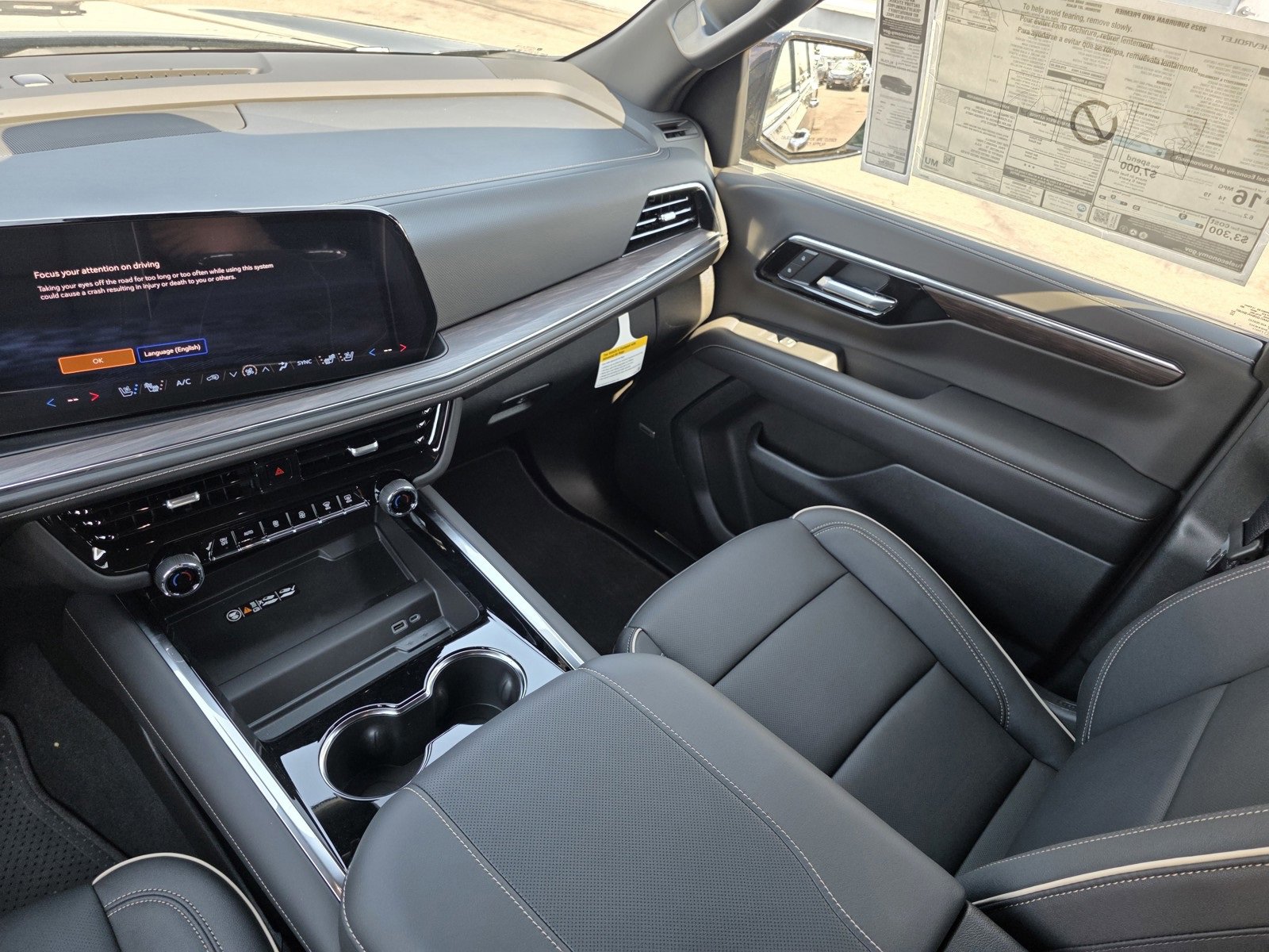 2025 Chevrolet Suburban Premier photo 20