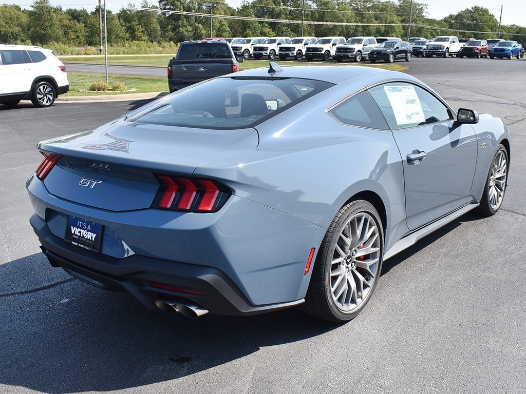 2025 Ford Mustang GT Premium photo 14