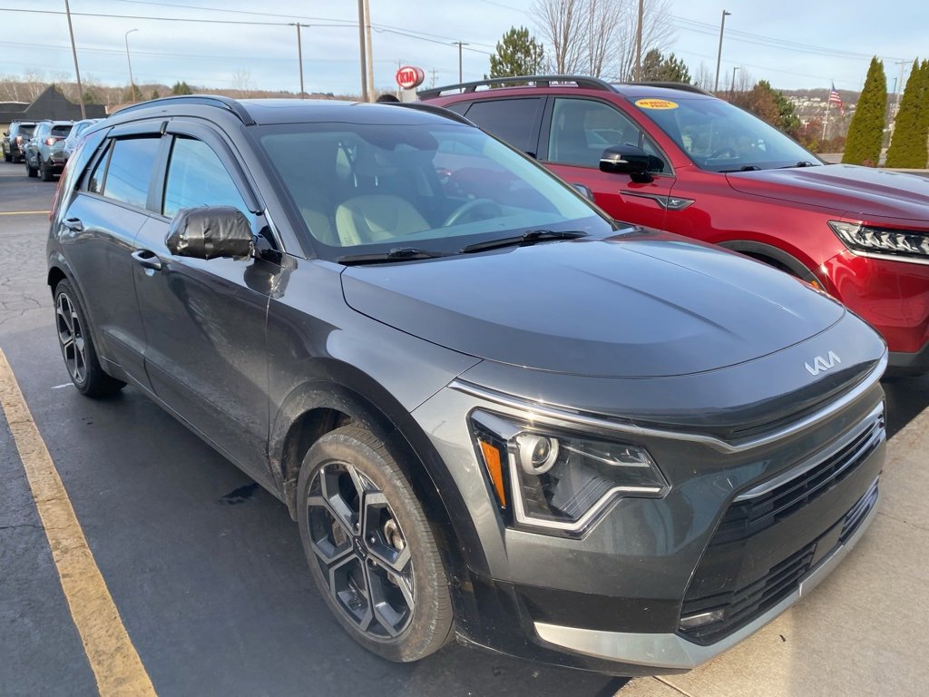 2023 Kia Niro EX Touring's photo