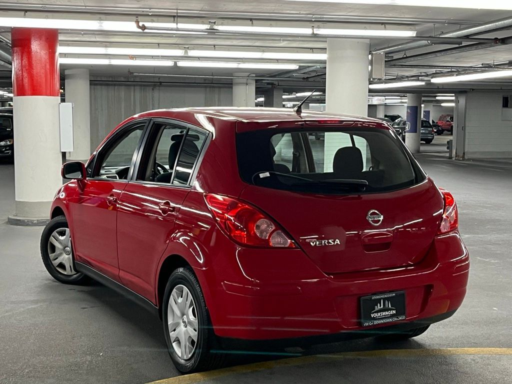 2011 Nissan Versa 1.8 S photo 4