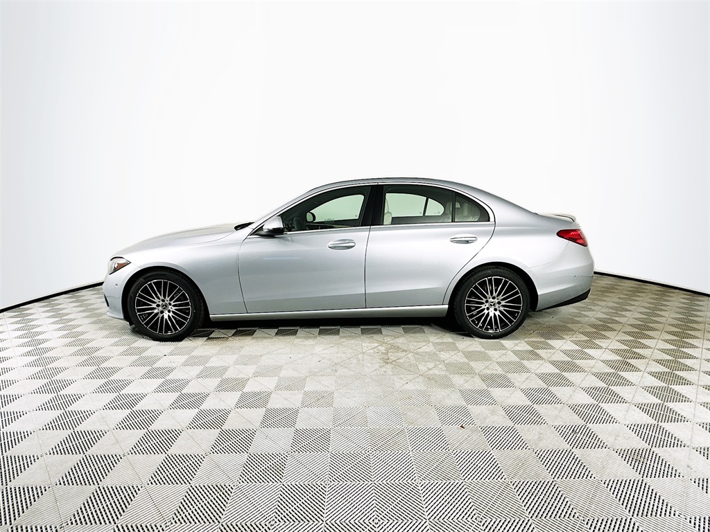 2025 Mercedes Benz C 300 photo 4