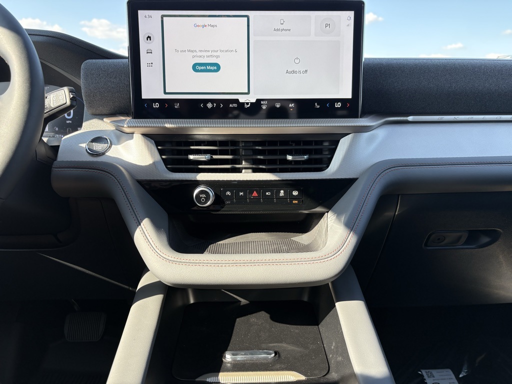 2025 Ford Explorer photo 9