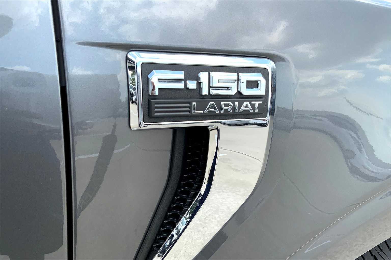2022 Ford F-150 Lariat photo 18