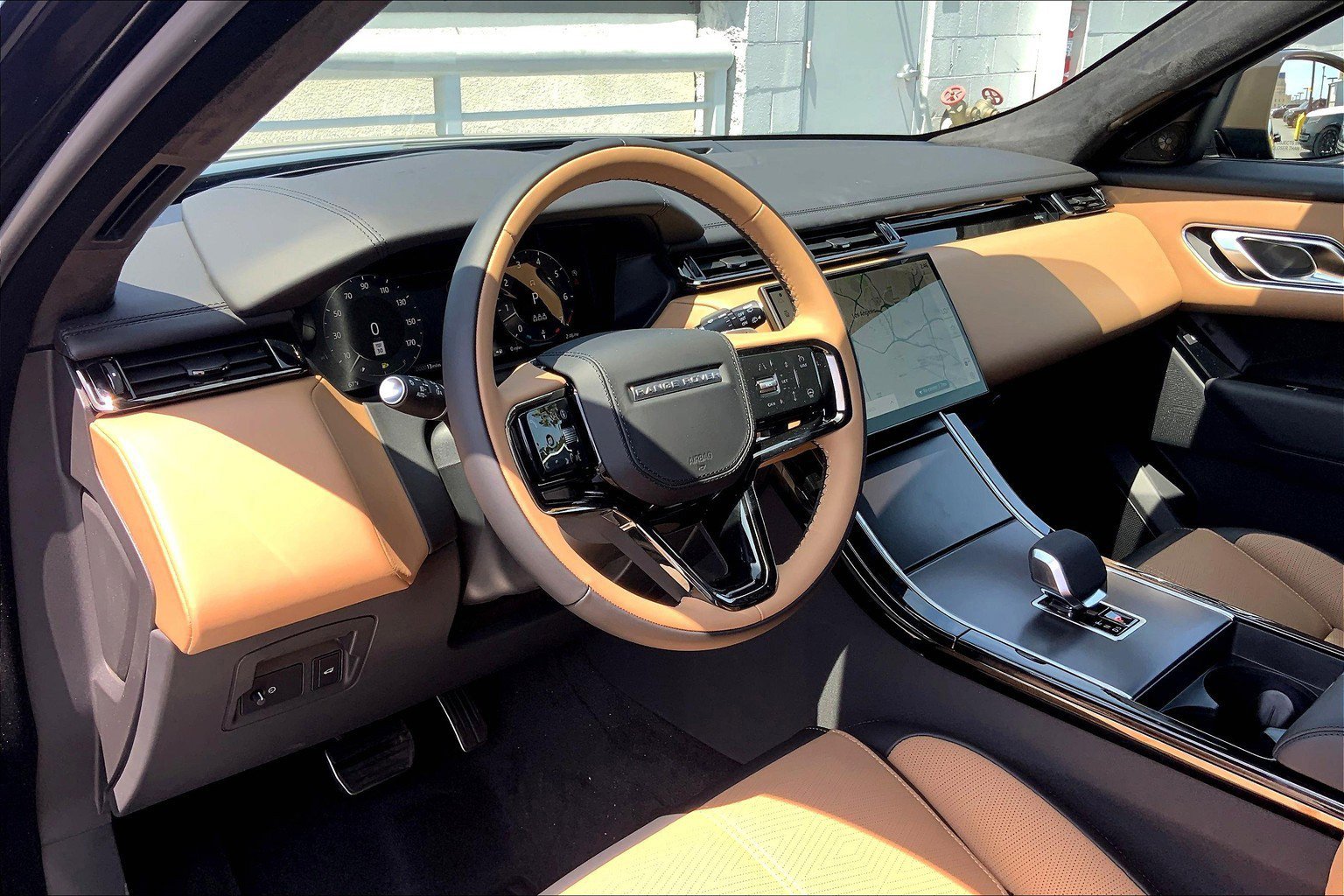 2026 Land Rover Range Rover Velar P400 Autobiography photo 3