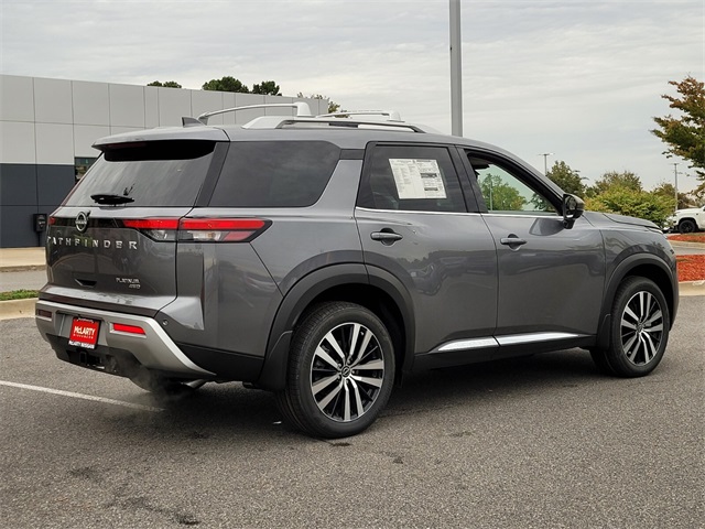 2025 Nissan Pathfinder Platinum photo 2