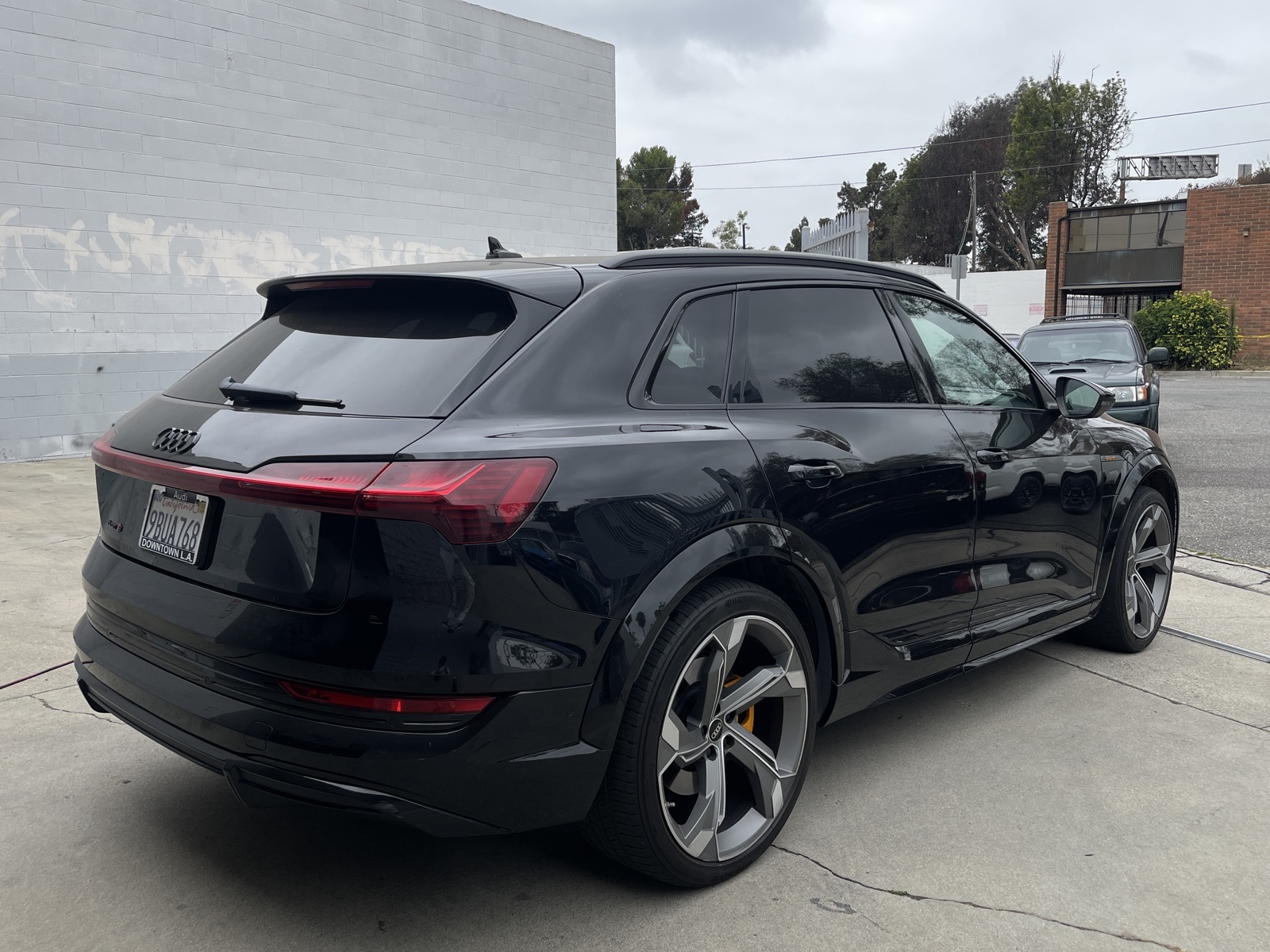 2022 Audi e-tron Prestige photo 2