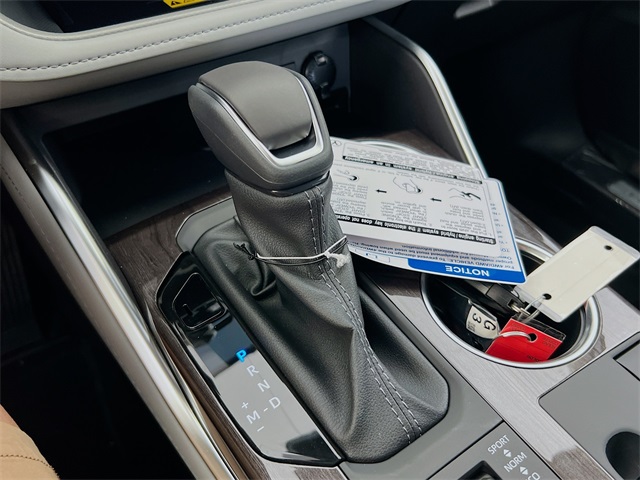 2025 Toyota Highlander Limited photo 16