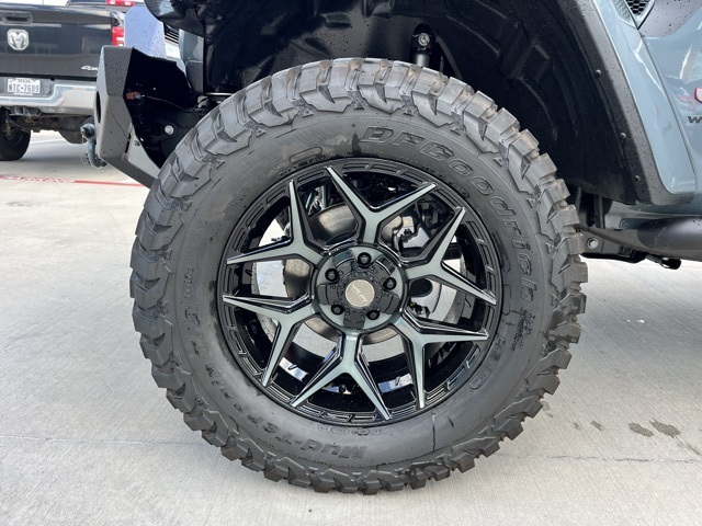 2025 Jeep Wrangler Rubicon photo 6