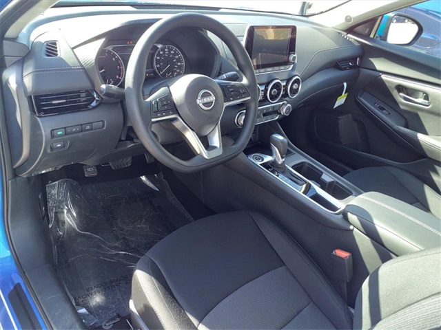 2025 Nissan Sentra SV photo 12
