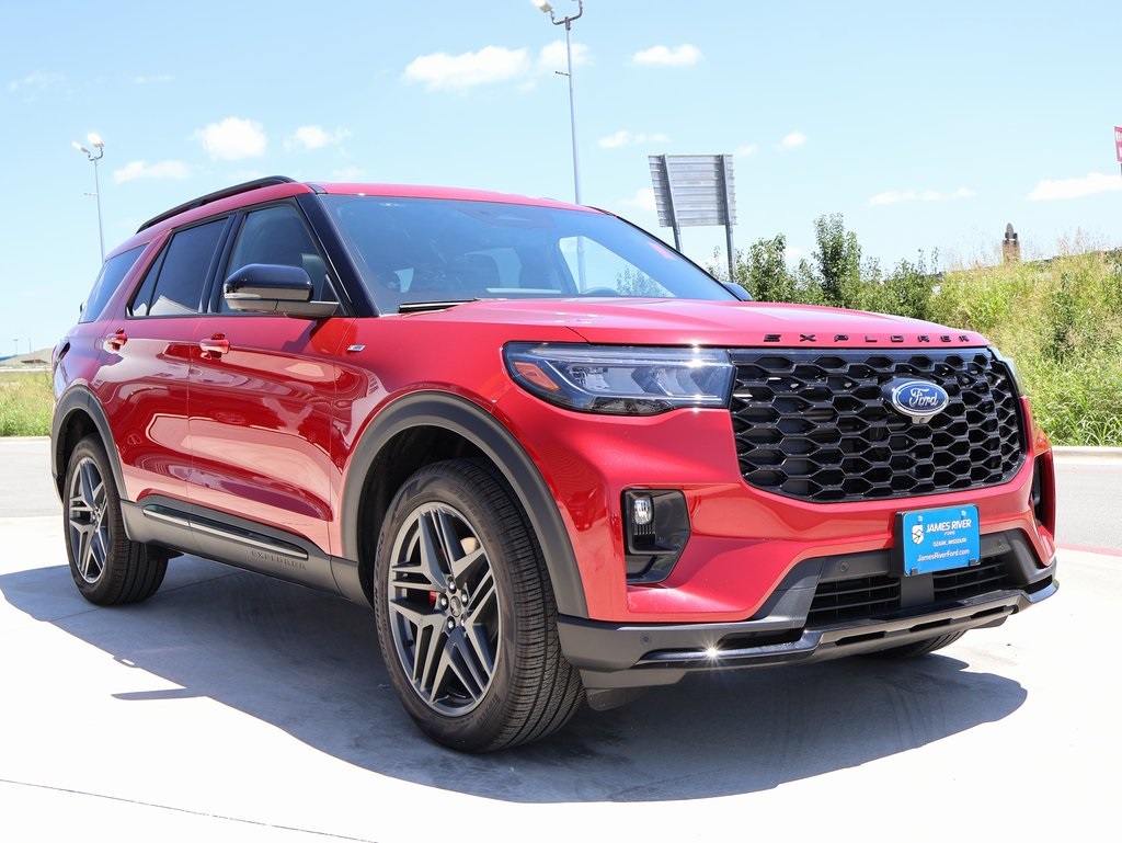 2025 Ford Explorer ST-Line photo 3