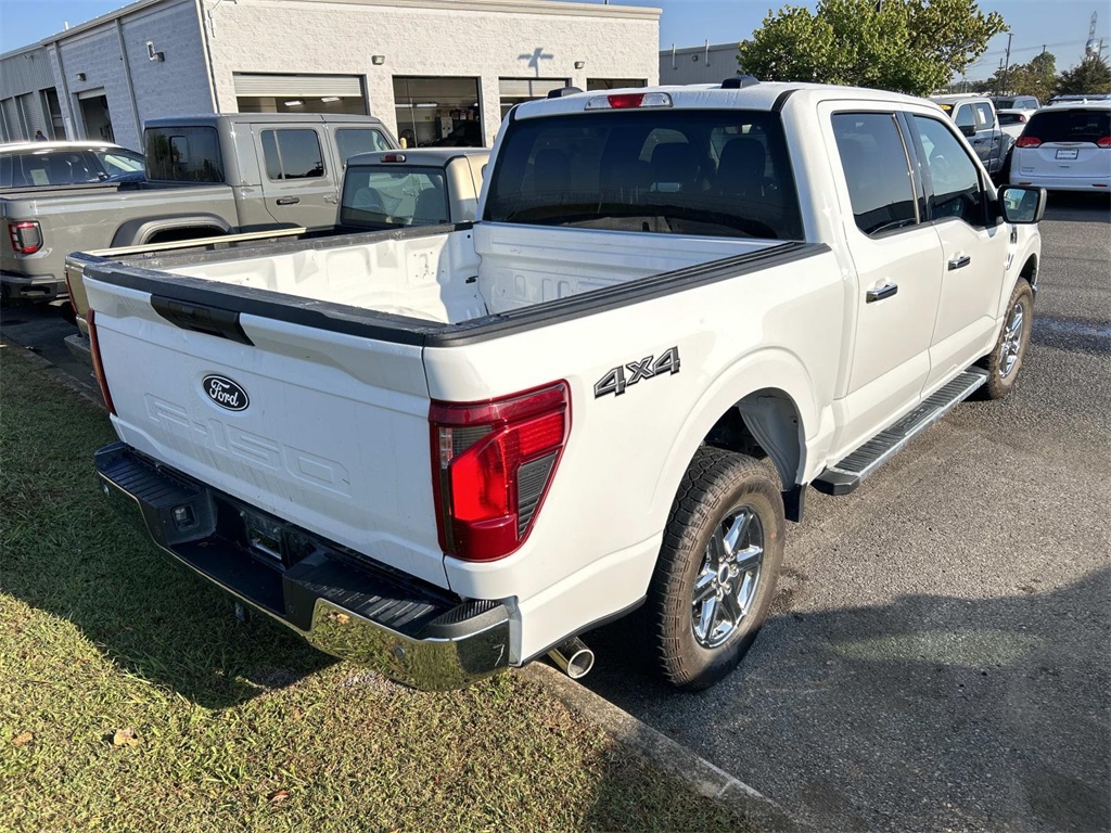 2025 Ford F-150 XLT photo 3