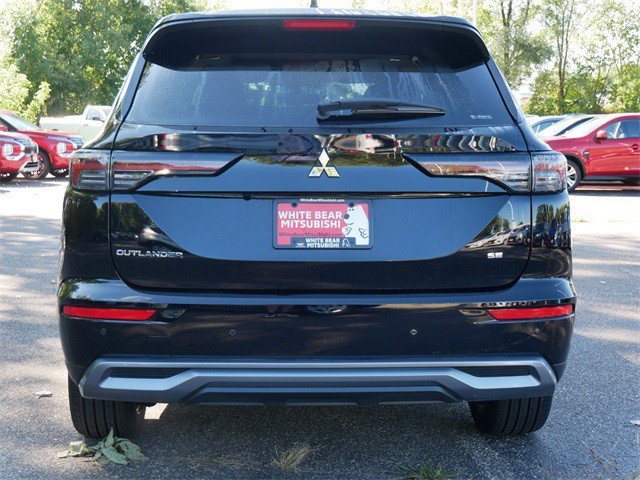 2025 Mitsubishi Outlander SE photo 6