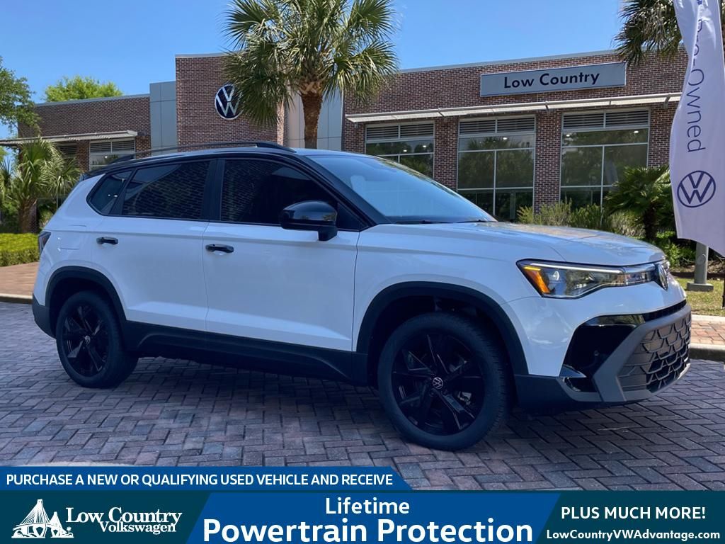 2026 Volkswagen Taos SE Black's photo