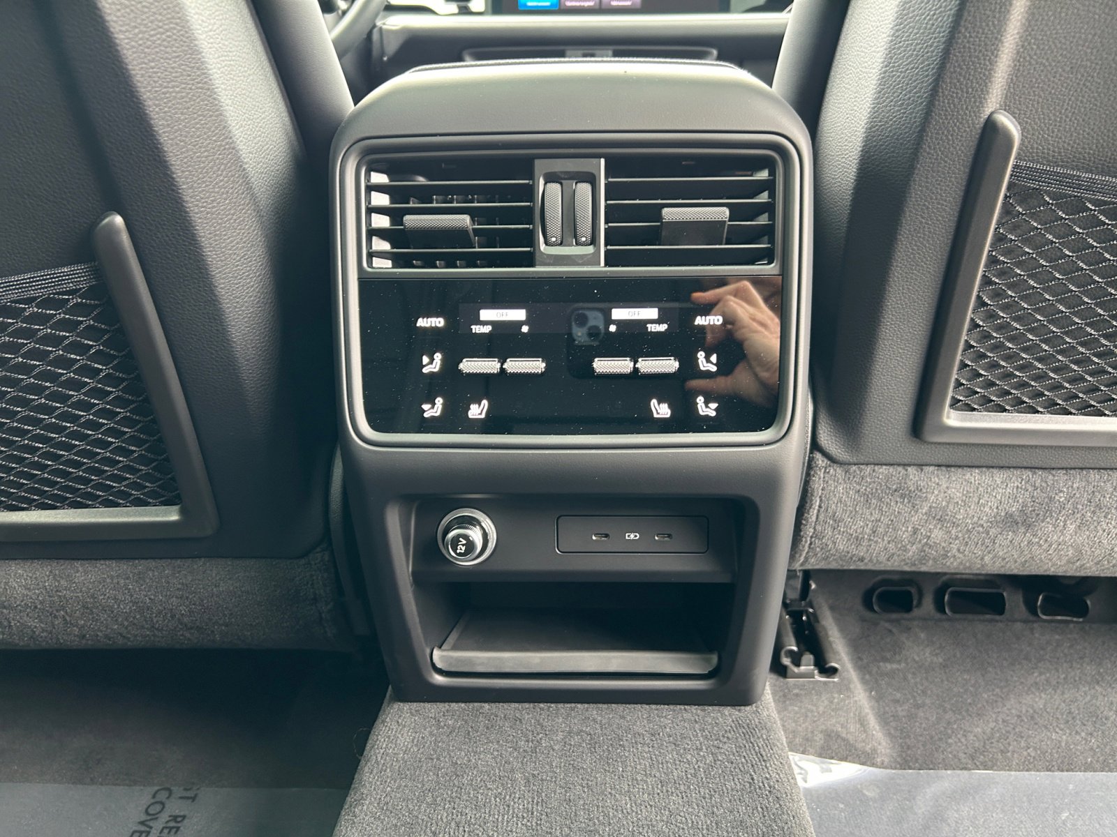 2025 Porsche Cayenne Coupe Base photo 18