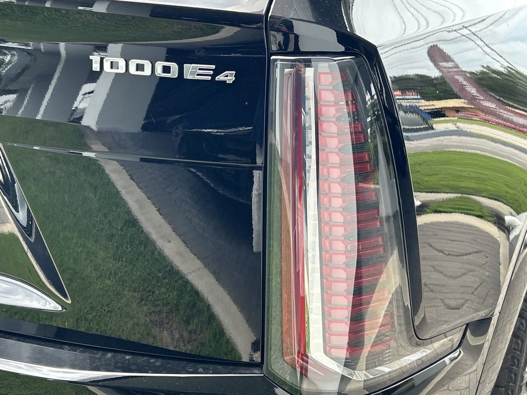 2026 Cadillac Escalade IQ Sport photo 8