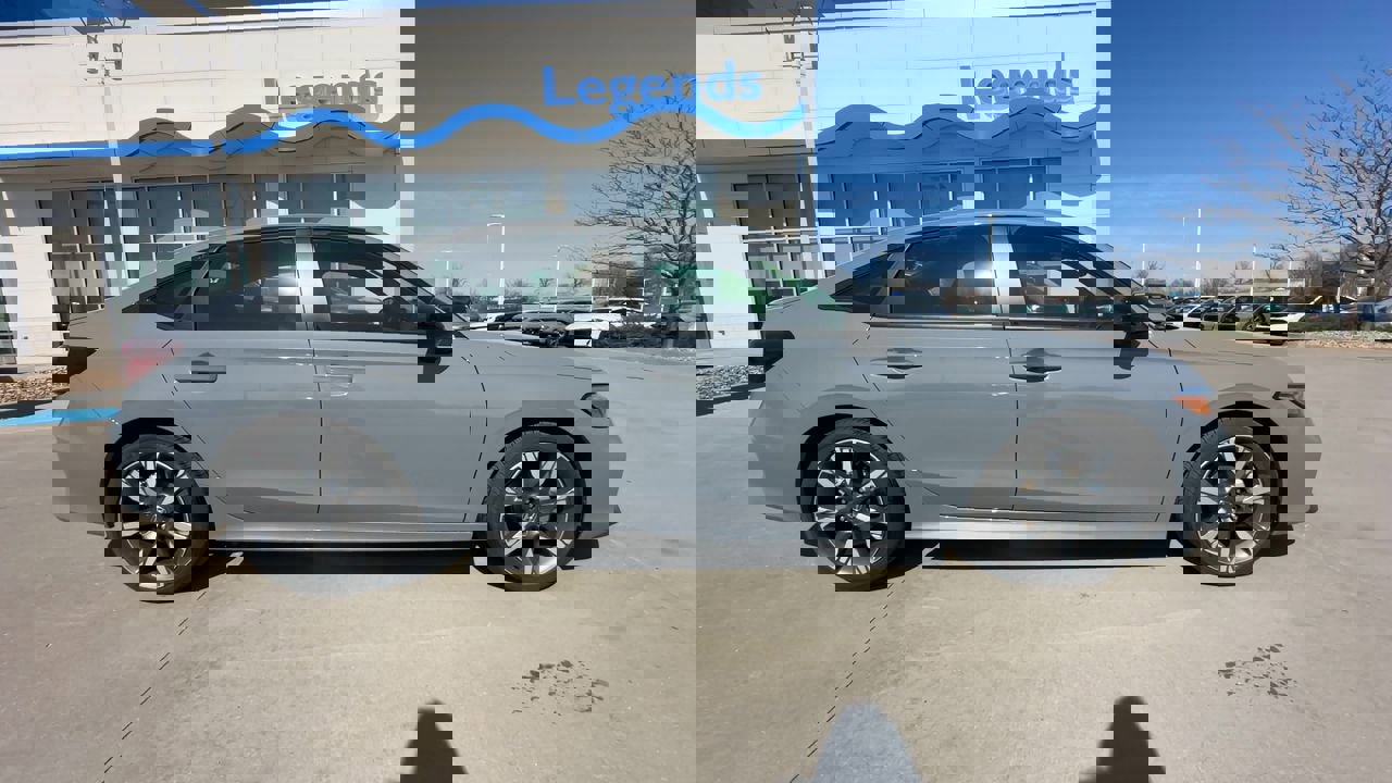2026 Honda Civic Sport Touring Hybrid photo 9